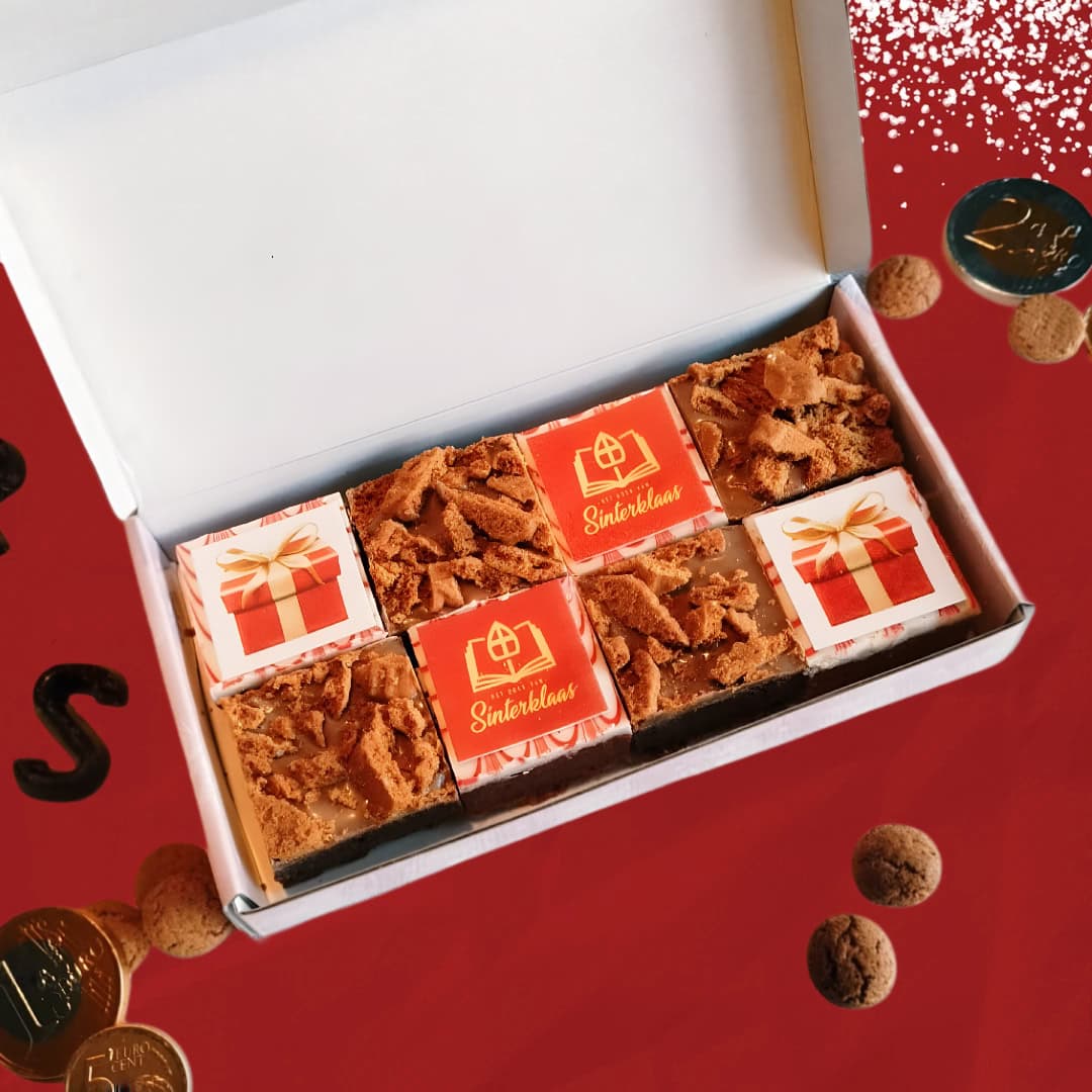 Sinterklaas Assorted Brownies in pink letterbox gift box