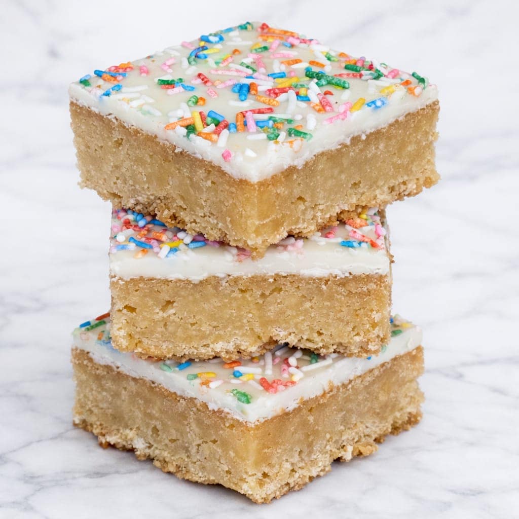 Colorful funfetti blondie with rainbow sprinkles.